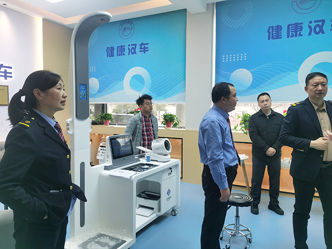 西安鐵路局採購上禾SH-T17智能健康體檢一體機